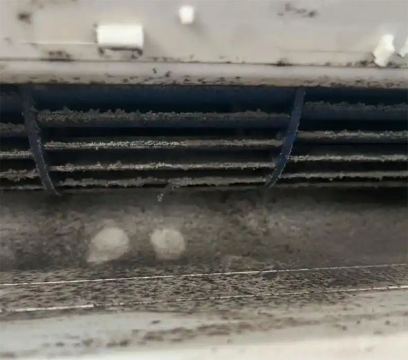 安阳市空调吹的风有股烧焦味是怎么回事